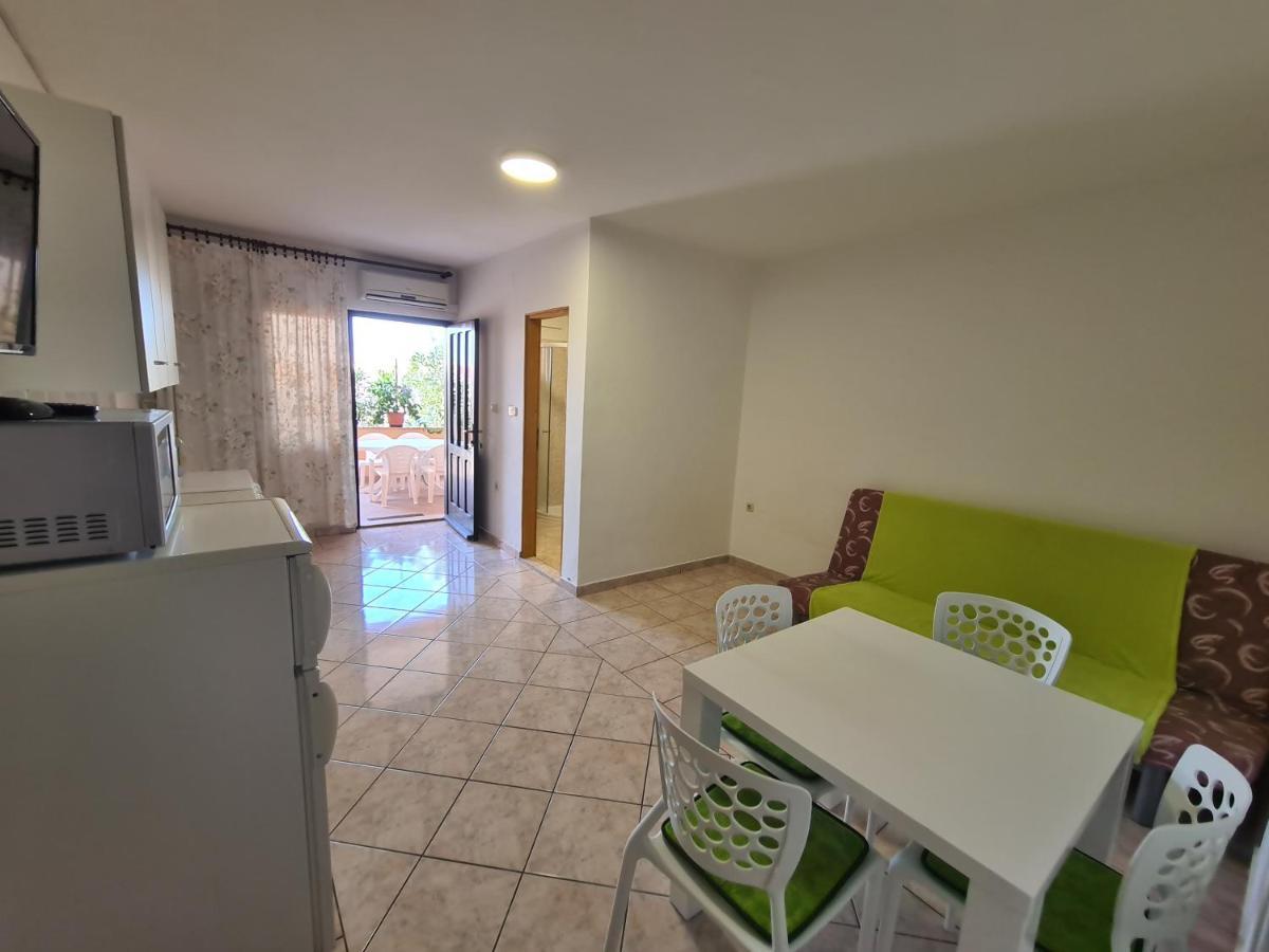 Apartments Barbati Kustići 外观 照片