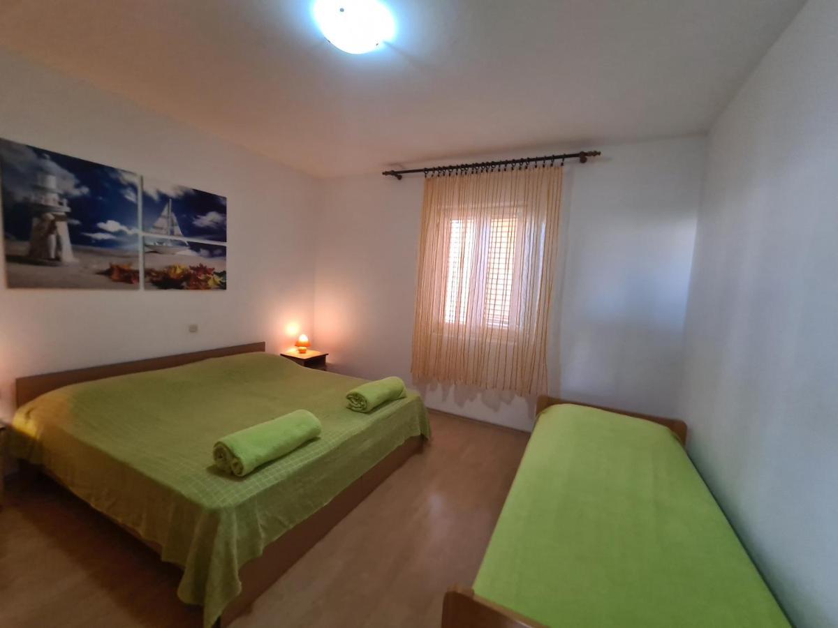 Apartments Barbati Kustići 外观 照片