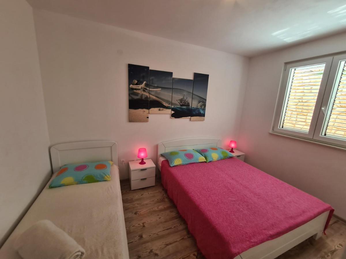 Apartments Barbati Kustići 外观 照片