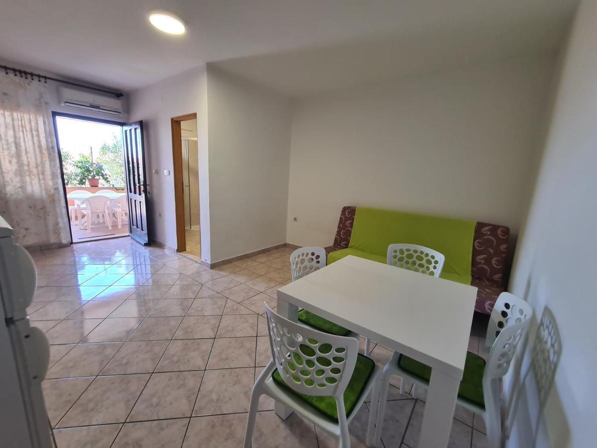 Apartments Barbati Kustići 外观 照片