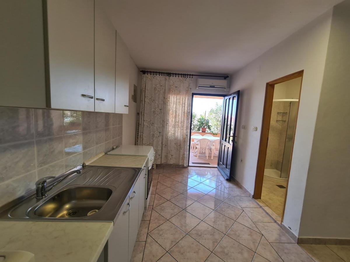 Apartments Barbati Kustići 外观 照片