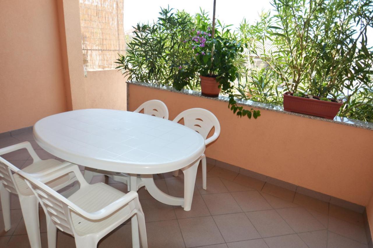 Apartments Barbati Kustići 外观 照片