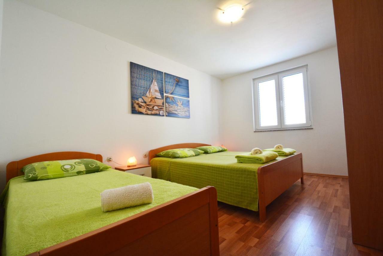 Apartments Barbati Kustići 外观 照片