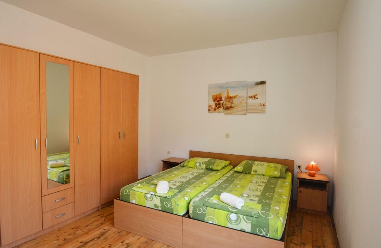 Apartments Barbati Kustići 外观 照片